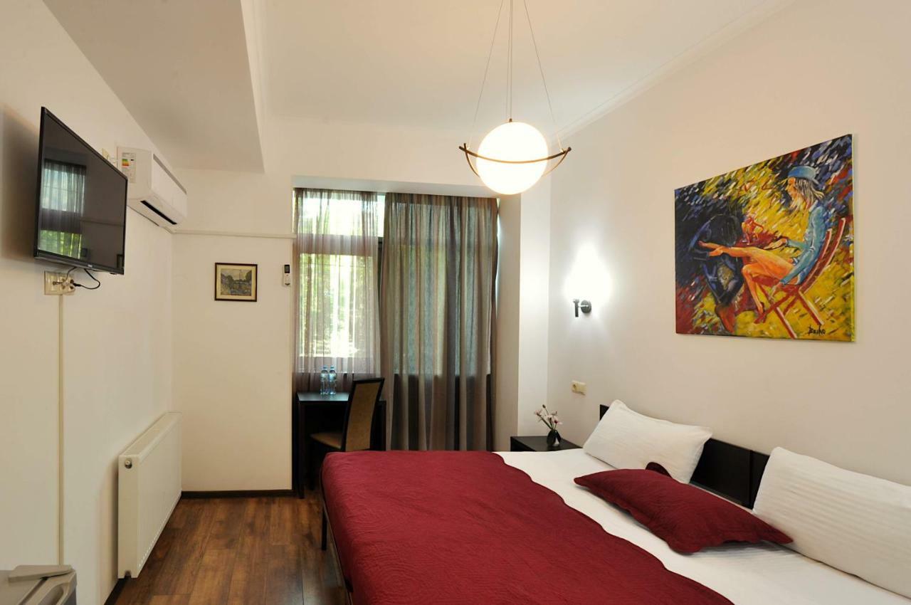 Tbilisi Check In Hotel Bagian luar foto