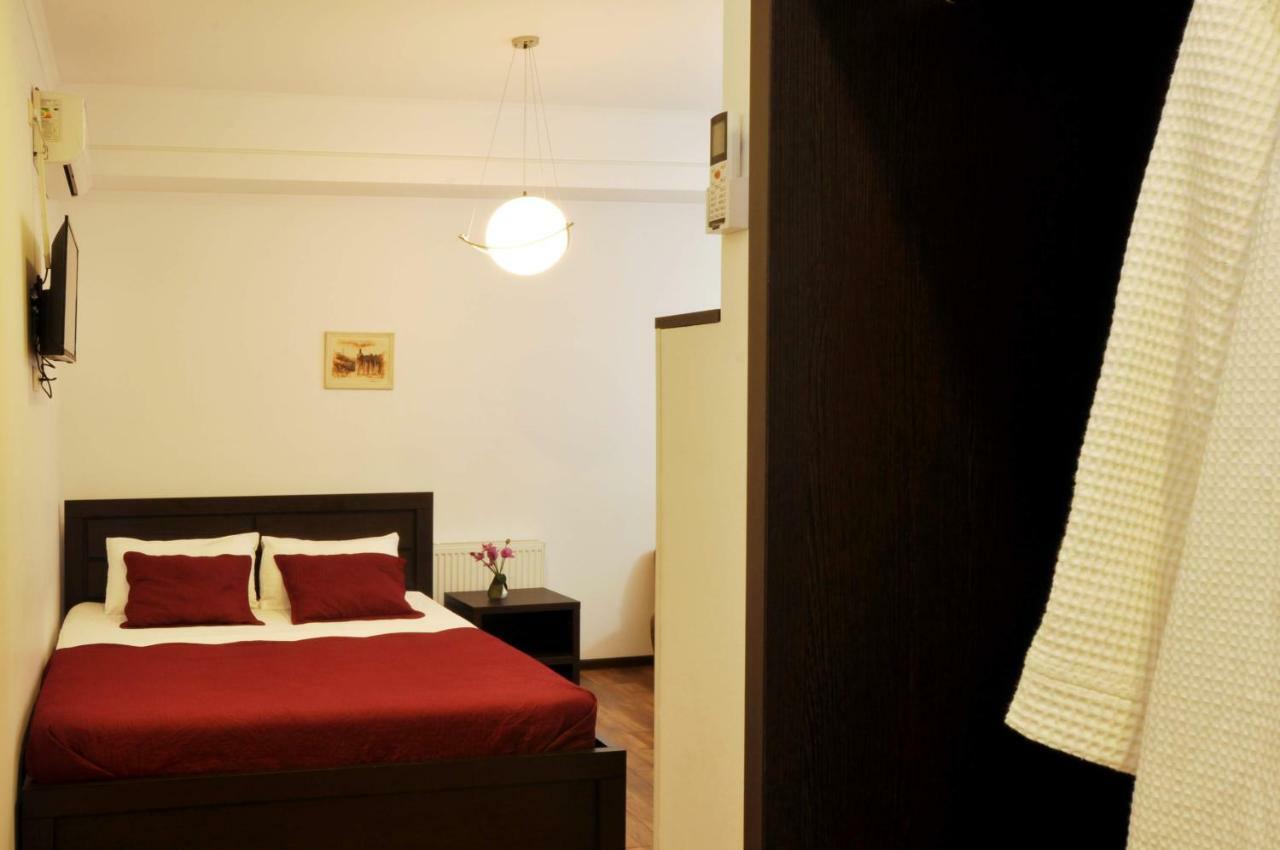 Tbilisi Check In Hotel Bagian luar foto