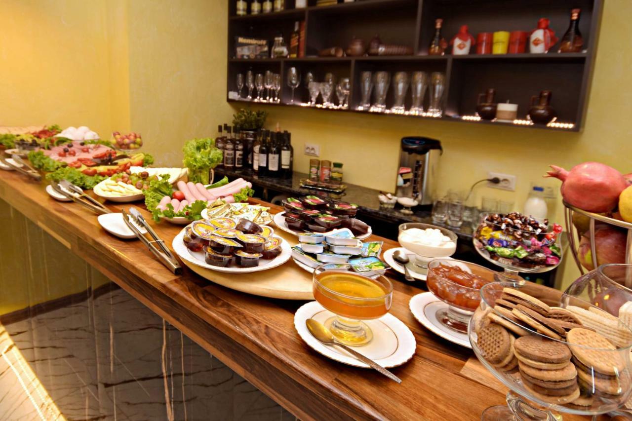 Tbilisi Check In Hotel Bagian luar foto