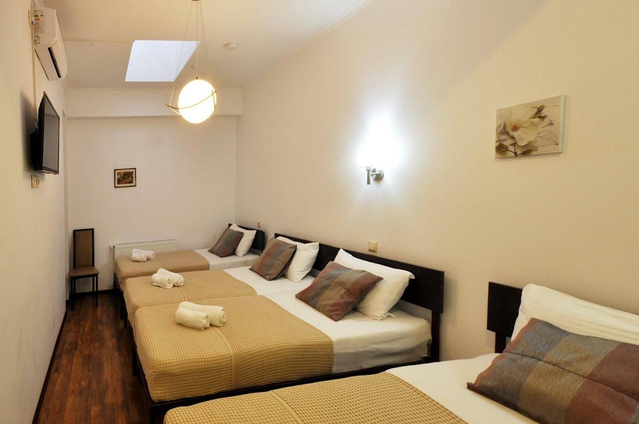 Tbilisi Check In Hotel Bagian luar foto