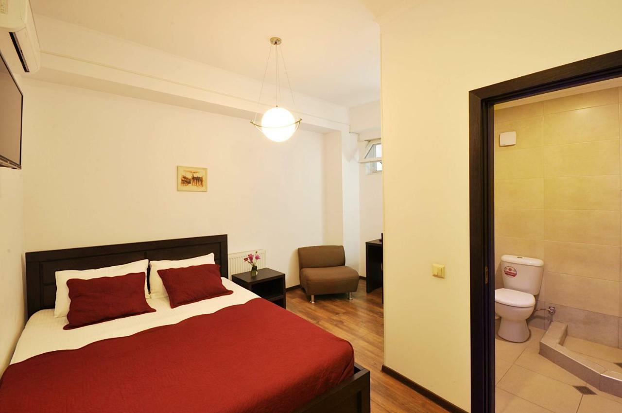 Tbilisi Check In Hotel Bagian luar foto